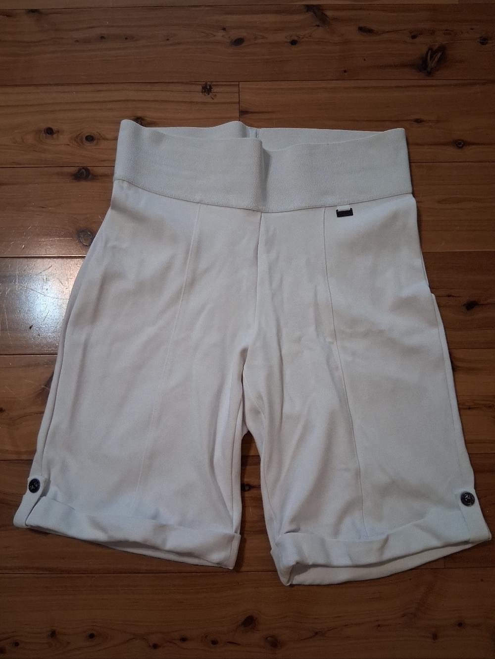 NYGARD Slims White Pull On Shorts Size Large